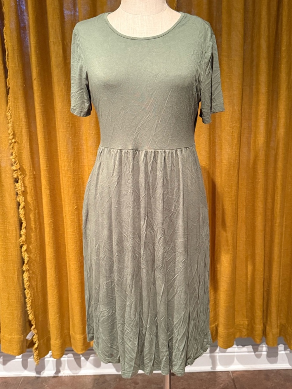Casual Sage Green Short Sleeve Midi Dress